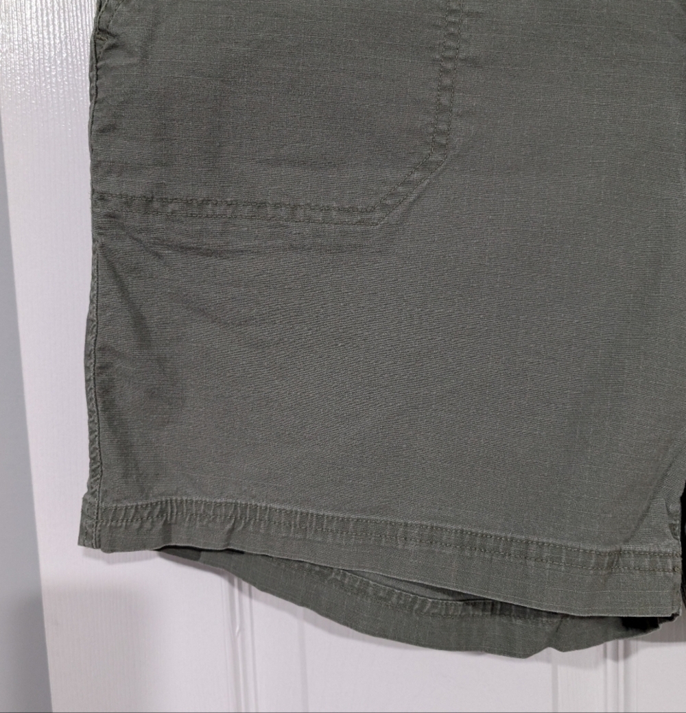 Eddie Bauer Medium Green Sage Ripstop Casual Shorts in Size 14 - Picture 4 of 12